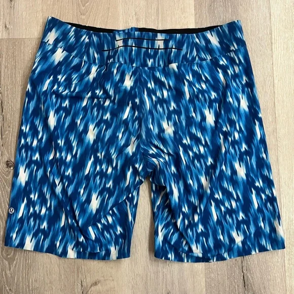 Men’s Lululemon board shorts - blue - Picture 2 of 4